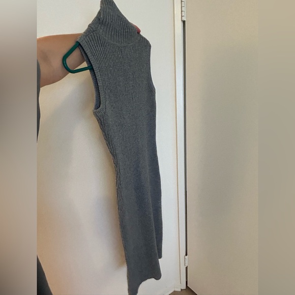 ZARA- Gray Sleeveless Ribbed Knit Dress - Picture 2 of 5